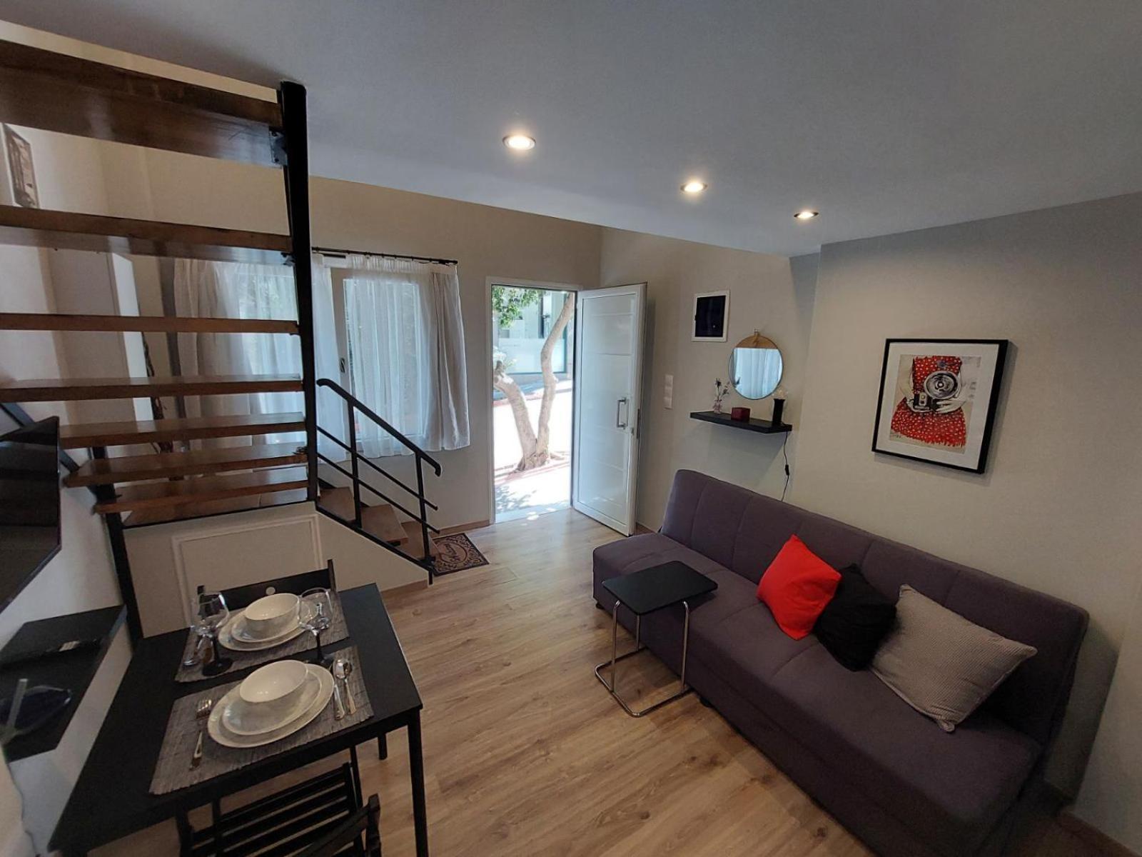 Apartment Urban Minimalistic Maisonette! *