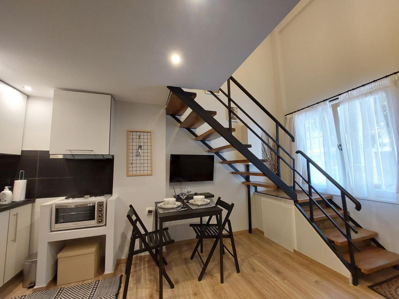 Apartment Urban Minimalistic Maisonette!