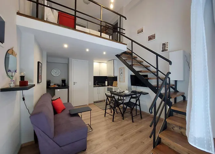 Urban Minimalistic Maisonette!