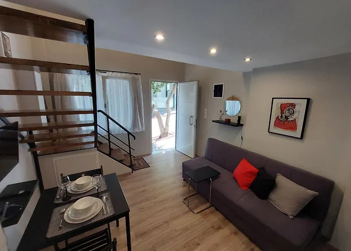 Urban Minimalistic Maisonette!